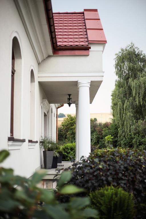 Prestige Bed & Breakfast Wierzchowisko ภายนอก รูปภาพ