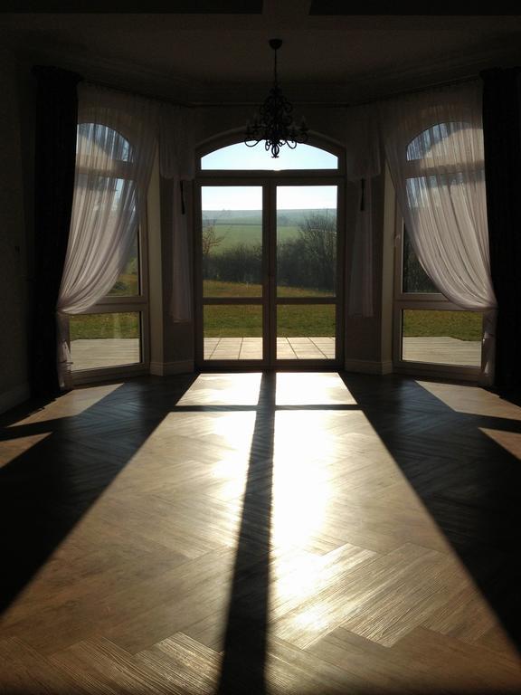Prestige Bed & Breakfast Wierzchowisko ภายนอก รูปภาพ