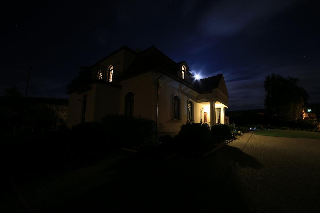 Prestige Bed & Breakfast Wierzchowisko ภายนอก รูปภาพ